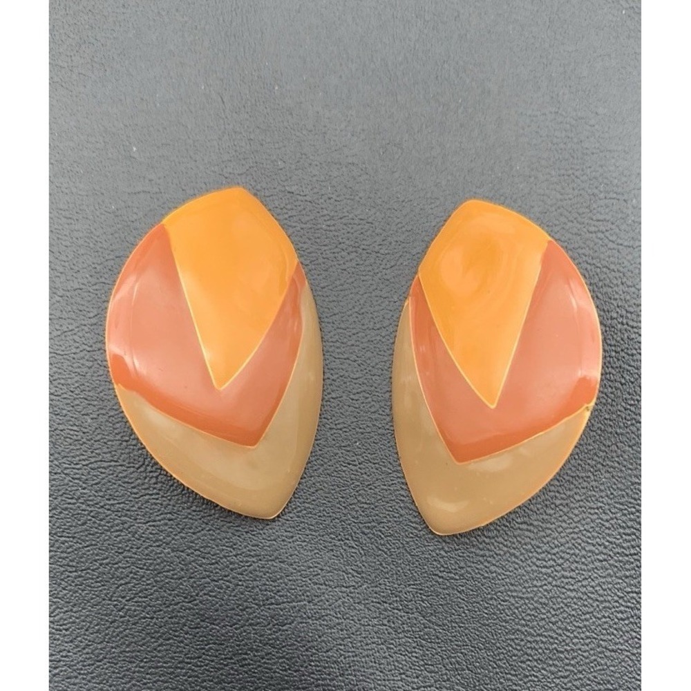 Vintage 80's Lightweight Metal & Warm Neutral Colored Enamel Pierced Earrings